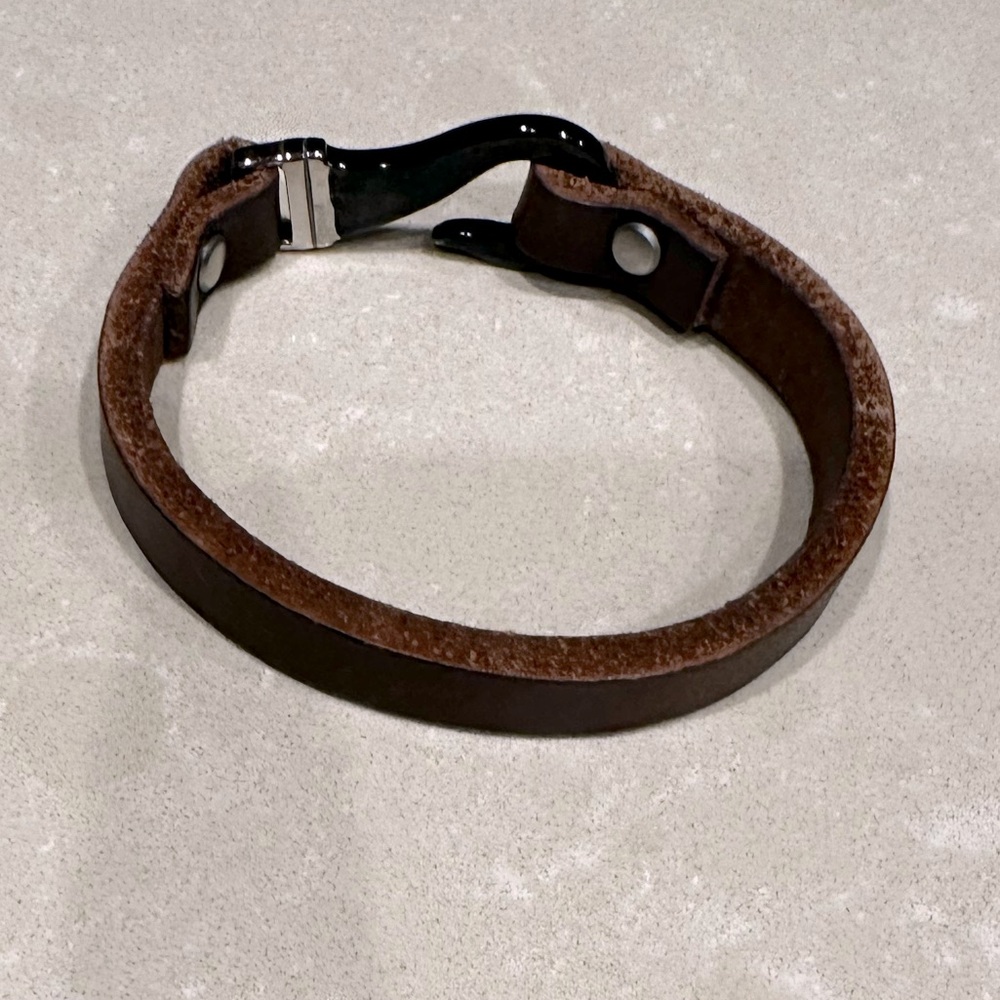 Vintage Genuine Leather Bracelet with anchor clasp Fashion wristband